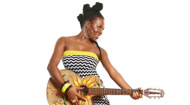 Is India Arie Married? Her Bio, Age, Husband, Father, Family and Net worth