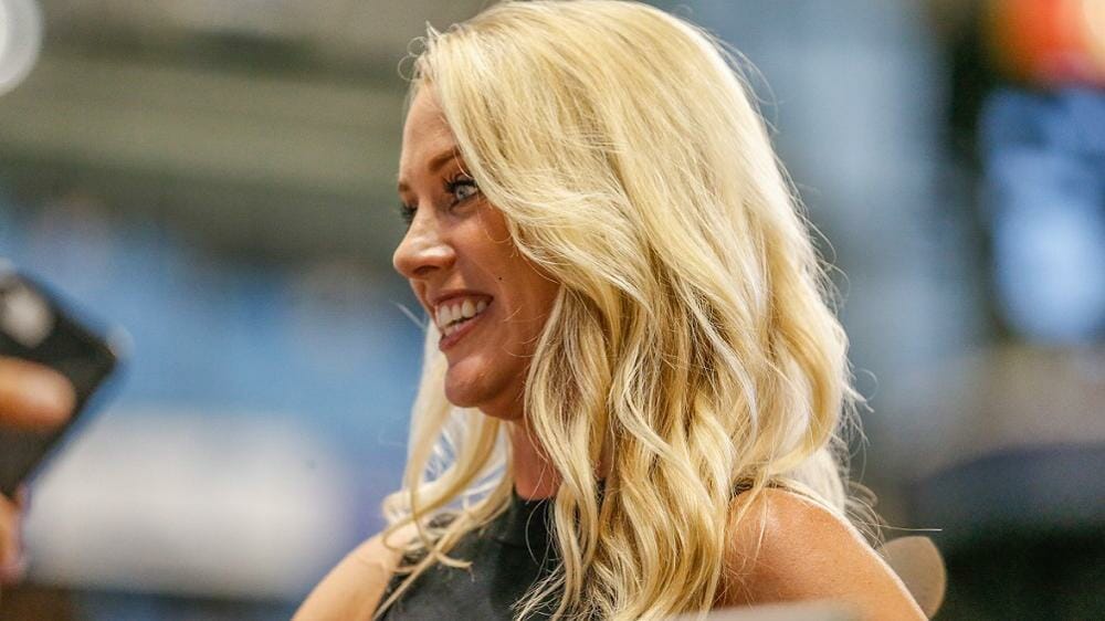 Is Kelly Crull Married Her Bio Age Husband Parents Salary and Net worth