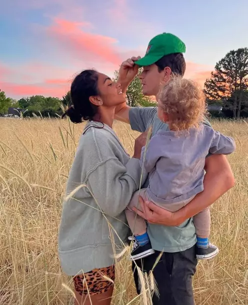 Taylor Giavasis with her fiance Nash Grier and son